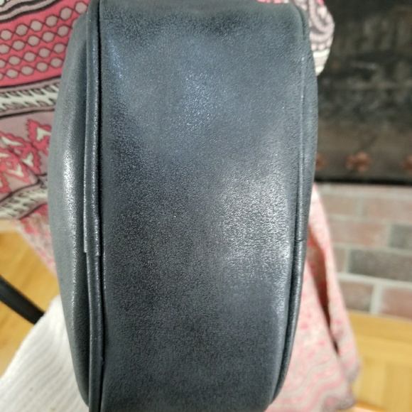 $8 ⭐️ Small Zipper Black Crossbody - Picture 5 of 8